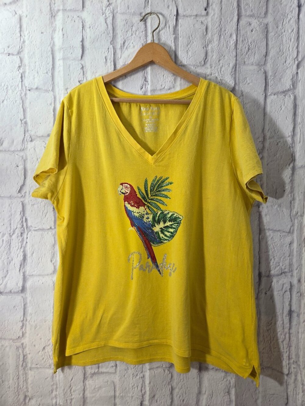 New York Laundry Women's Plus 2X Bright Yellow Paradise Parrott N Neck Tee (Flaw